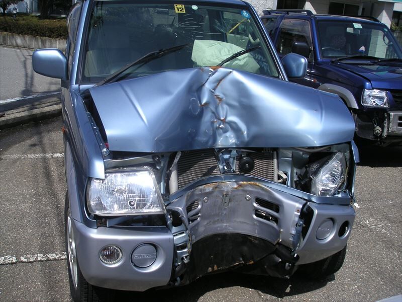 事故車は廃車にした方がいい？