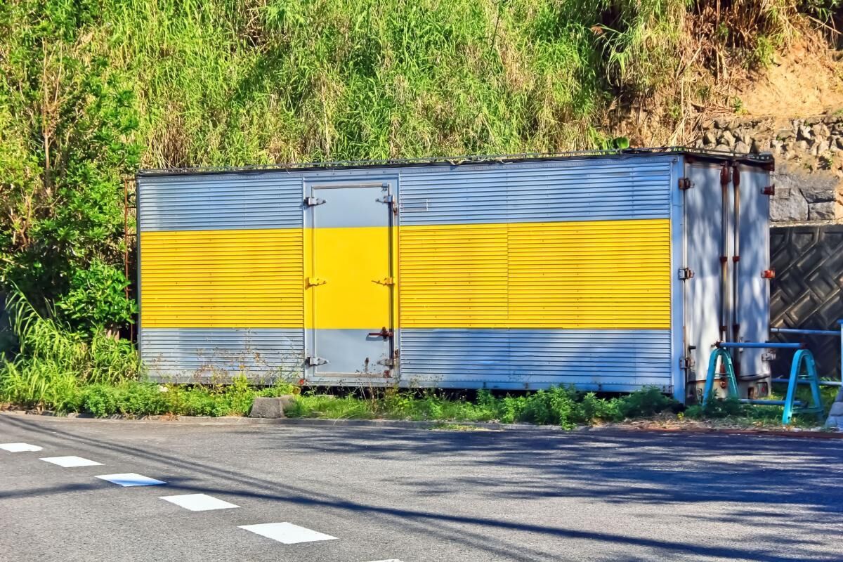 廃車を物置にして費用を抑える方法とは？手続きから活用例まで完全ガイド